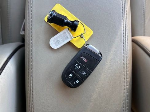 Used 2015 Jeep Grand Cherokee Overland image 36