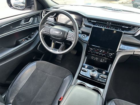 Used 2023 Jeep Grand Cherokee Trailhawk image 11