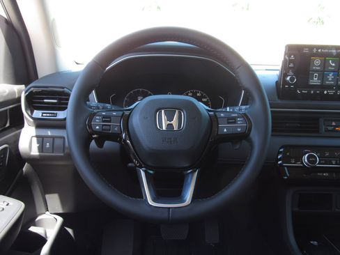 Certified 2025 Honda Pilot EX-L image 26