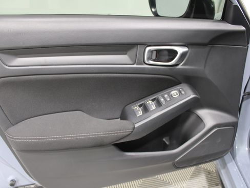 Used 2023 Honda Civic Sport image 3