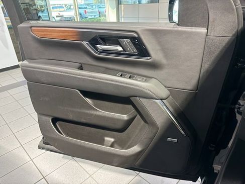 Certified 2025 GMC Yukon XL Denali image 27