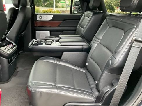 Used 2021 Lincoln Navigator Reserve w/ Luxury Package AWD/4WD image 18