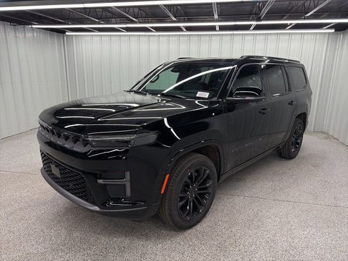 New 2026 Jeep Grand Wagoneer Summit image 3