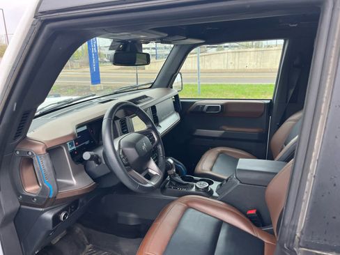 Used 2023 Ford Bronco Outer Banks AWD/4WD image 9