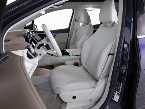 Certified 2023 Mercedes-Benz EQE 350+ 4MATIC SUV w/ Exclusive Trim Package image 30