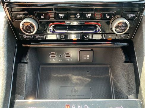 Used 2022 Jeep Grand Cherokee L Overland w/ Luxury Tech Group IV image 35