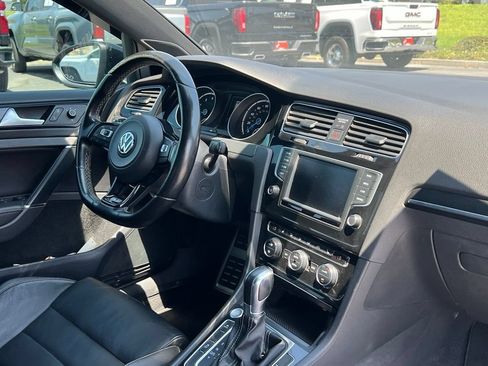 Used 2017 Volkswagen Golf R 4-Door AWD/4WD image 17