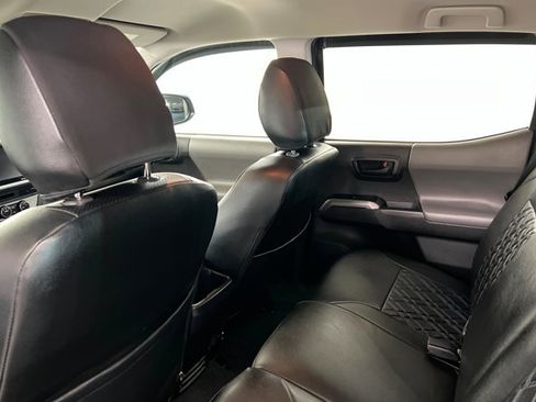 Used 2022 Toyota Tacoma SR5 image 19