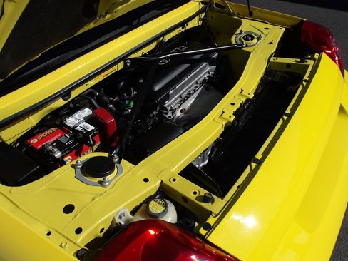 Used 2003 Toyota MR2 RWD image 25