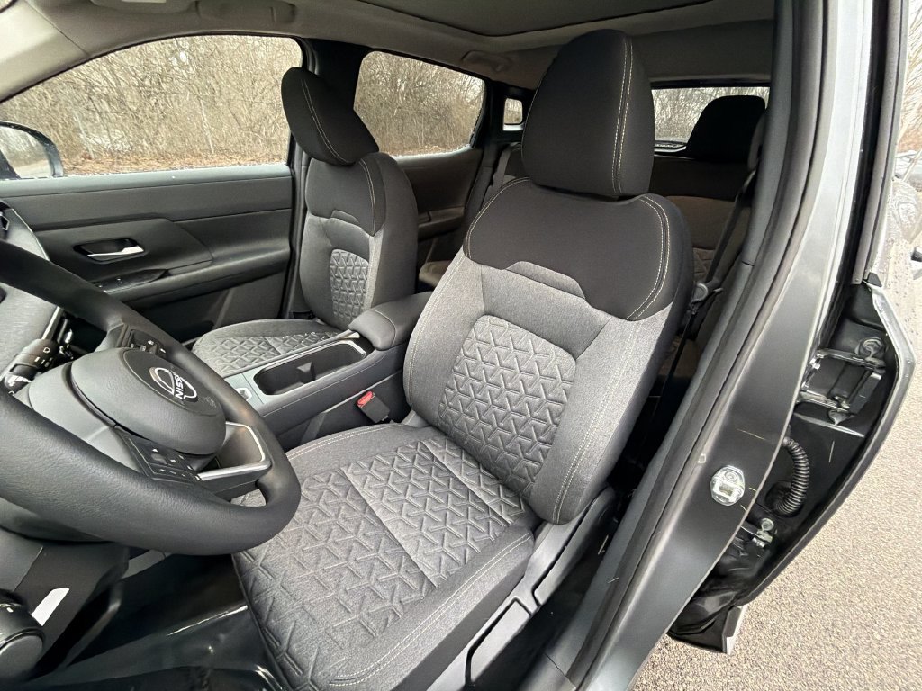Certified 2026 Nissan Kicks SV w/ SV Premium Package AWD/4WD image 21