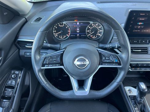 Used 2023 Nissan Altima 2.5 SV w/ SV Premium Package image 14