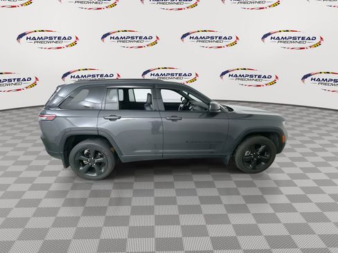 Used 2023 Jeep Grand Cherokee Altitude image 9