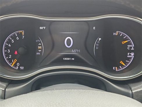 Used 2017 Jeep Grand Cherokee Limited image 12