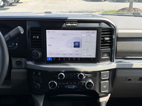 New 2026 Ford F450 Platinum w/ Platinum Plus Package image 39