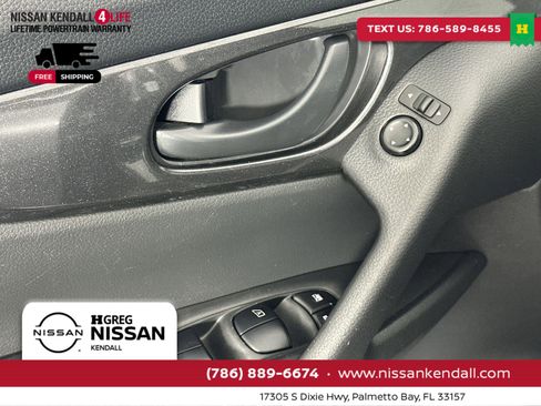 Used 2020 Nissan Rogue S image 17