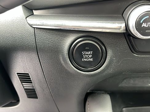 Used 2021 MAZDA MAZDA3 s FWD image 19
