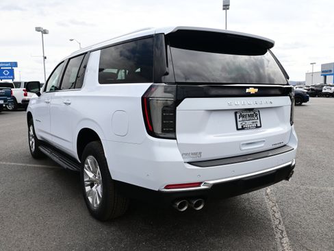 New 2026 Chevrolet Suburban Premier w/ Sun And Tow Package AWD/4WD image 8