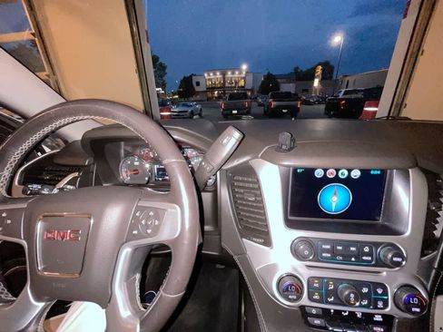 Used 2018 GMC Yukon XL SLE AWD/4WD image 20