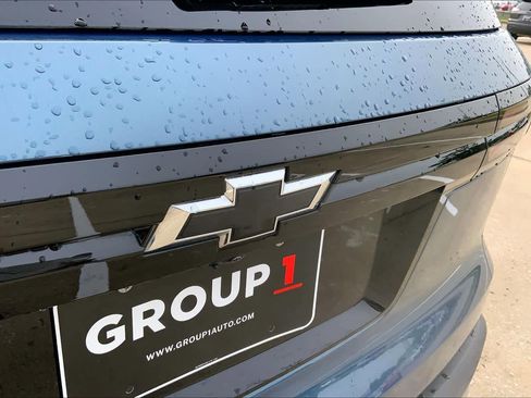 Used 2025 Chevrolet Traverse LT w/ Driver Confidence Package image 30