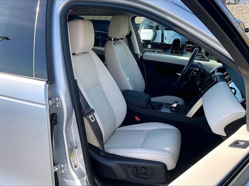 Used 2024 Land Rover Discovery Sport S image 7