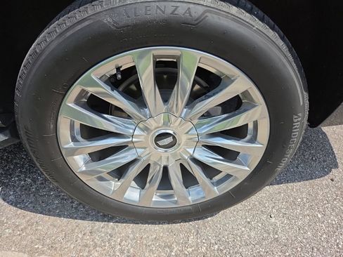 Used 2023 Cadillac Escalade Premium Luxury RWD image 6