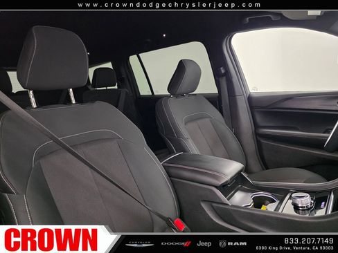Used 2024 Jeep Grand Cherokee L Laredo AWD/4WD image 12