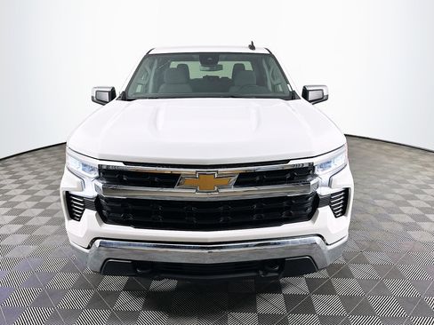 Used 2023 Chevrolet Silverado 1500 LT AWD/4WD image 2