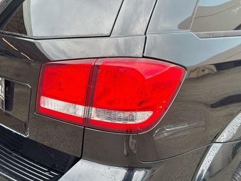 Used 2019 Dodge Journey SE w/ Connectivity Group FWD image 24