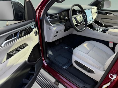 New 2026 Jeep Grand Wagoneer Limited AWD/4WD image 18