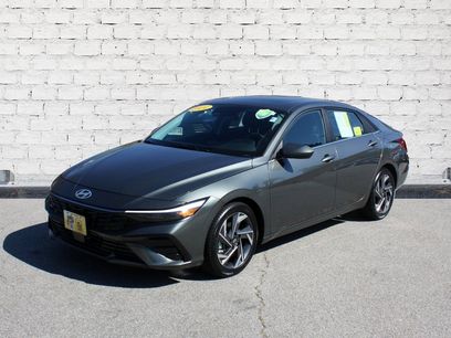 Used 2024 Hyundai Elantra SEL w/ Convenience Package