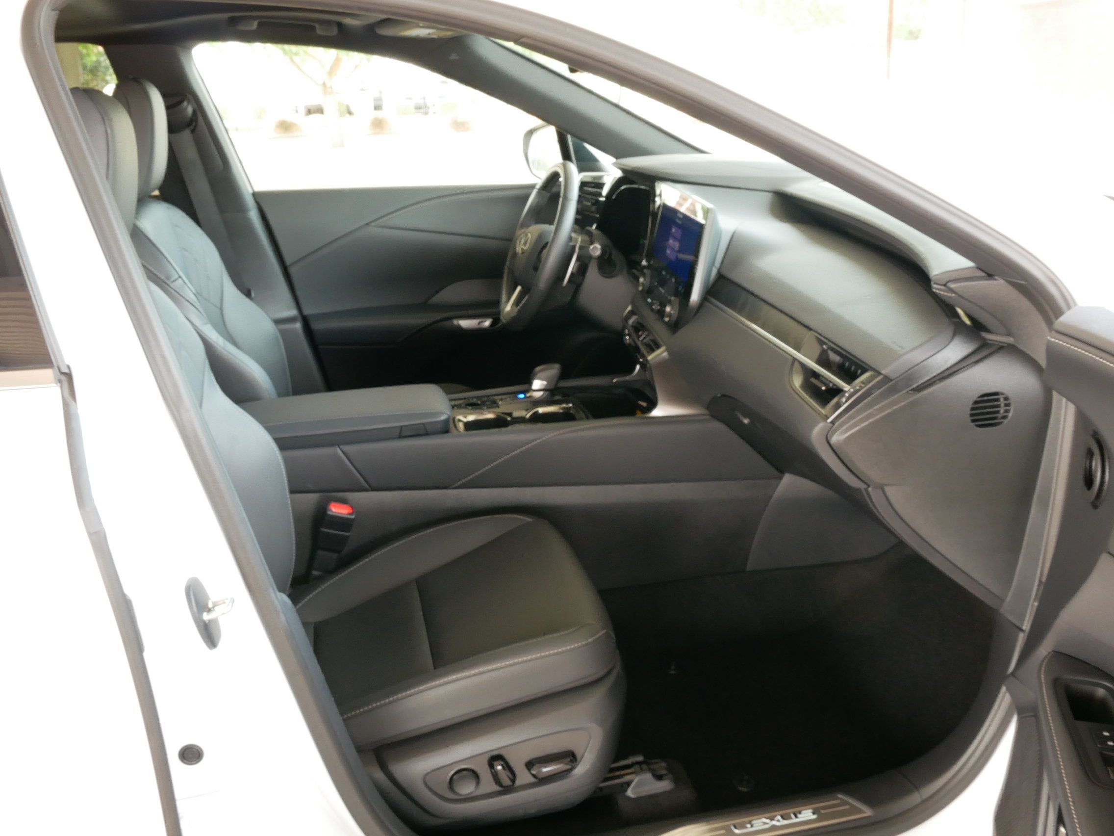 Used 2025 Lexus RX 350h w/ Convenience Package AWD/4WD image 10