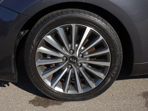 Used 2017 Kia Cadenza Technology FWD image 28