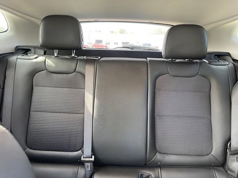 Used 2024 Chevrolet Trax LT w/ Sunroof Package FWD image 12