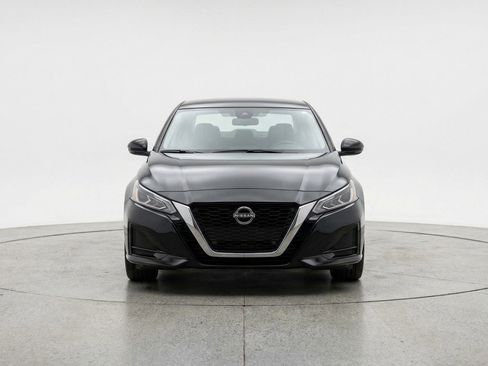 Used 2025 Nissan Altima 2.5 SV image 2