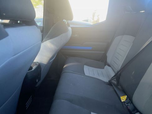 Used 2025 Toyota Tacoma TRD Off-Road image 8