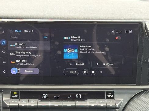 Used 2025 Toyota Camry SE w/ Multimedia Upgrade Package image 23