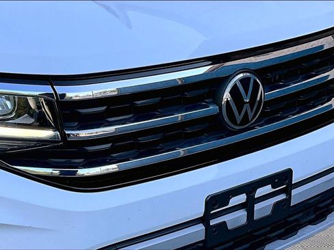 Used 2020 Volkswagen Atlas Cross Sport SEL AWD/4WD image 30