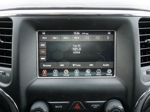 Used 2021 Jeep Grand Cherokee Laredo image 22