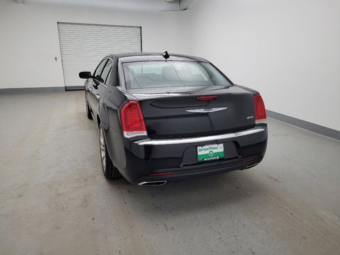 Used 2019 Chrysler 300 Limited image 6