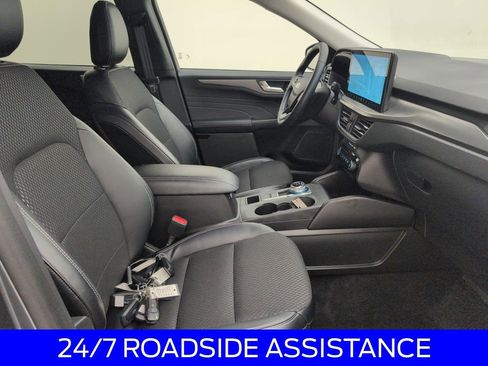 Used 2025 Ford Escape SE image 15