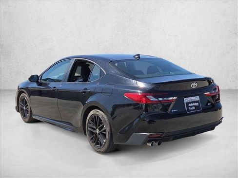 Used 2025 Toyota Camry SE FWD image 8