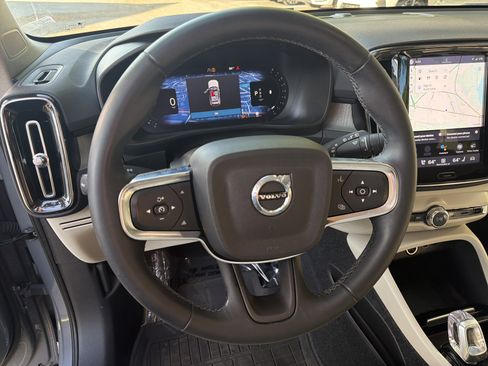 Certified 2023 Volvo XC40 B5 Plus w/ Protection Package Premier AWD/4WD image 18
