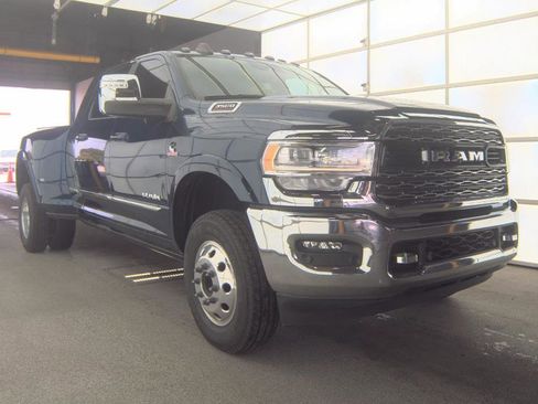Used 2024 RAM 3500 Limited AWD/4WD image 14