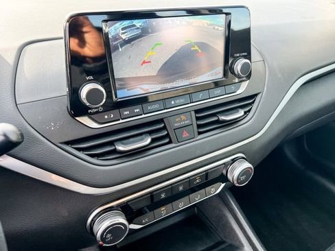 Used 2024 Nissan Altima 2.5 S image 23