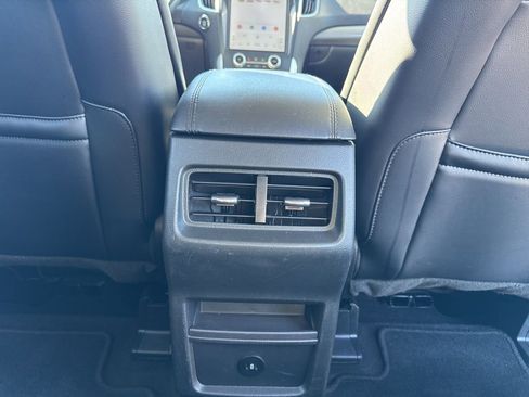 Used 2023 Ford Edge SEL image 21