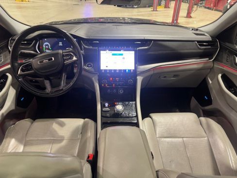 Used 2021 Jeep Grand Cherokee L Overland w/ Advanced Protech Group III AWD/4WD image 45