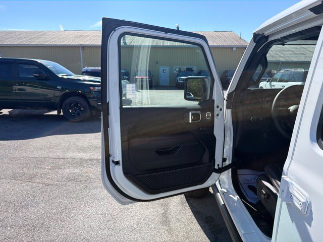 Used 2026 Jeep Wrangler Unlimited Rubicon w/ Safety Group AWD/4WD image 17