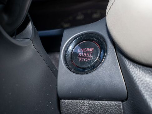 Certified 2025 Honda HR-V LX image 31