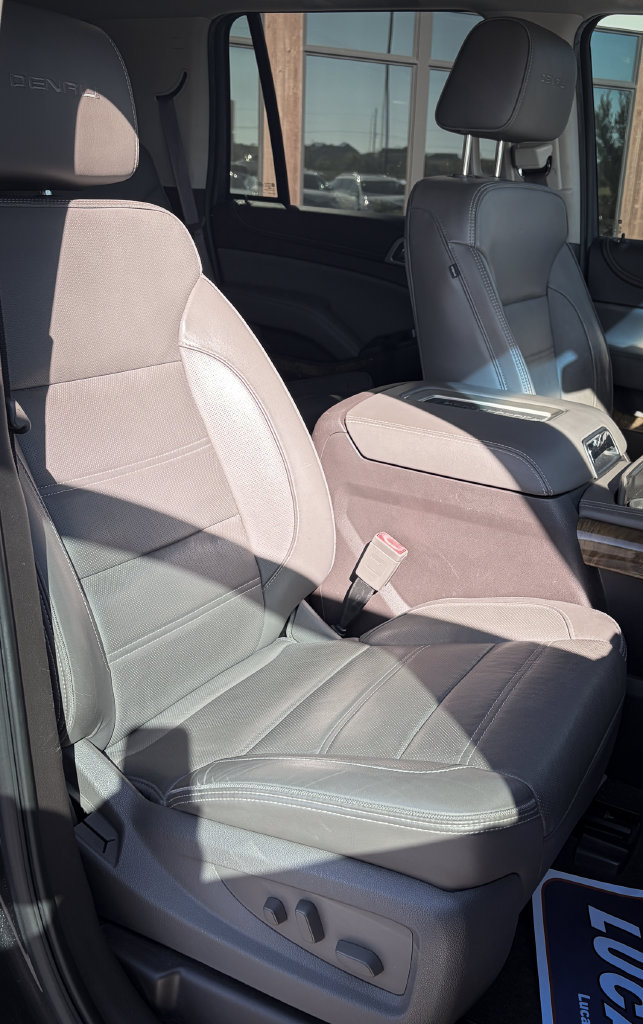Used 2017 GMC Yukon Denali AWD/4WD image 32