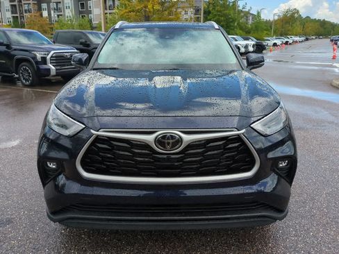 Used 2023 Toyota Highlander XLE FWD image 8